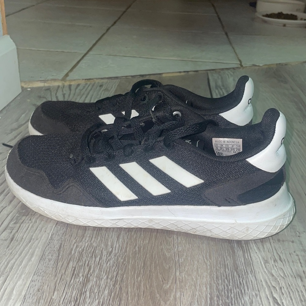 Adidas sneakers size 3y black and white